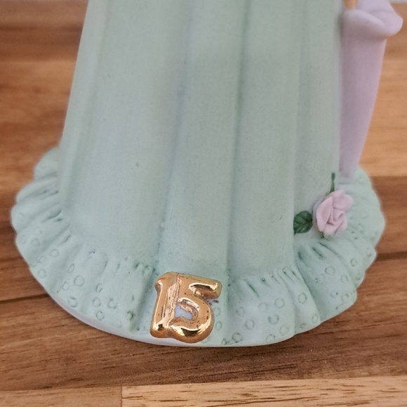 Growing Up Age 15 Brunette - Picture 5 of 8